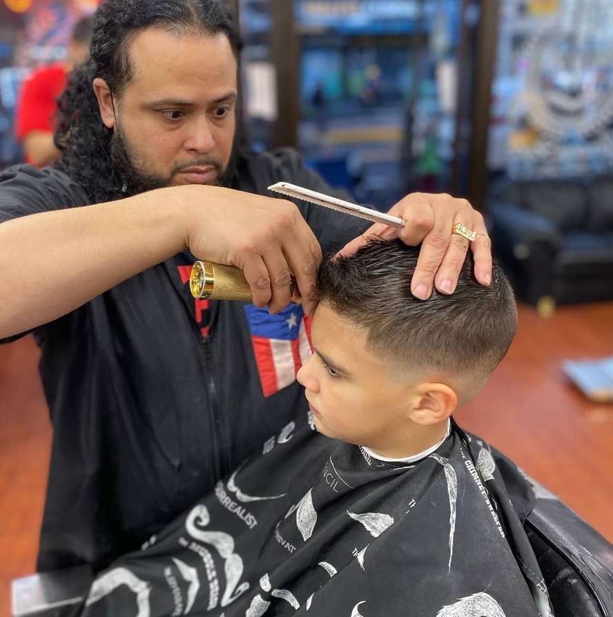Master Barber Cesar at work